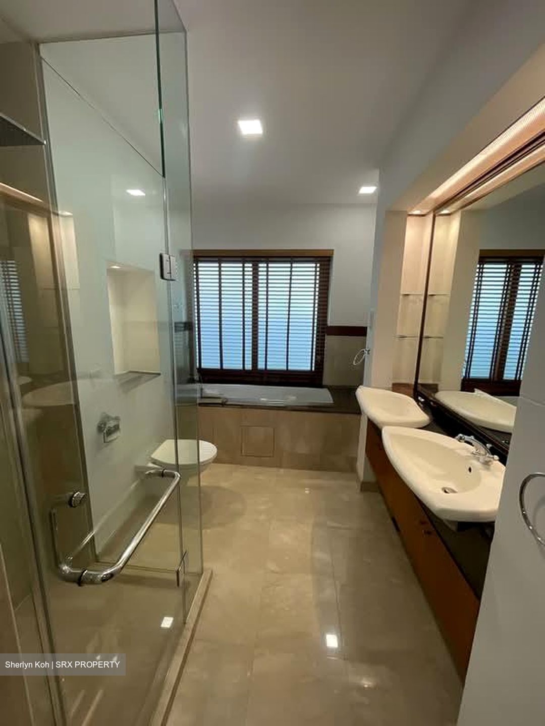 Barker Road (D11), Condominium #577014401